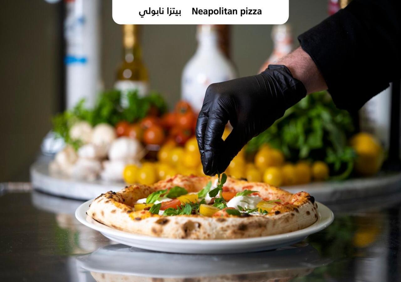 אבו דאבי Officers Club & Hotel מראה חיצוני תמונה Neapolitan pizza