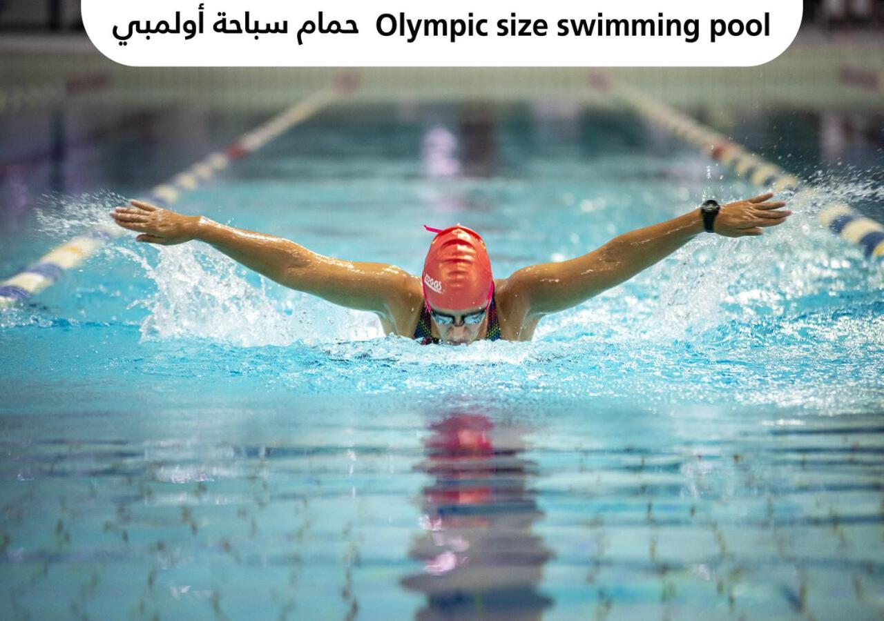 אבו דאבי Officers Club & Hotel מראה חיצוני תמונה Olympic size swimming pool