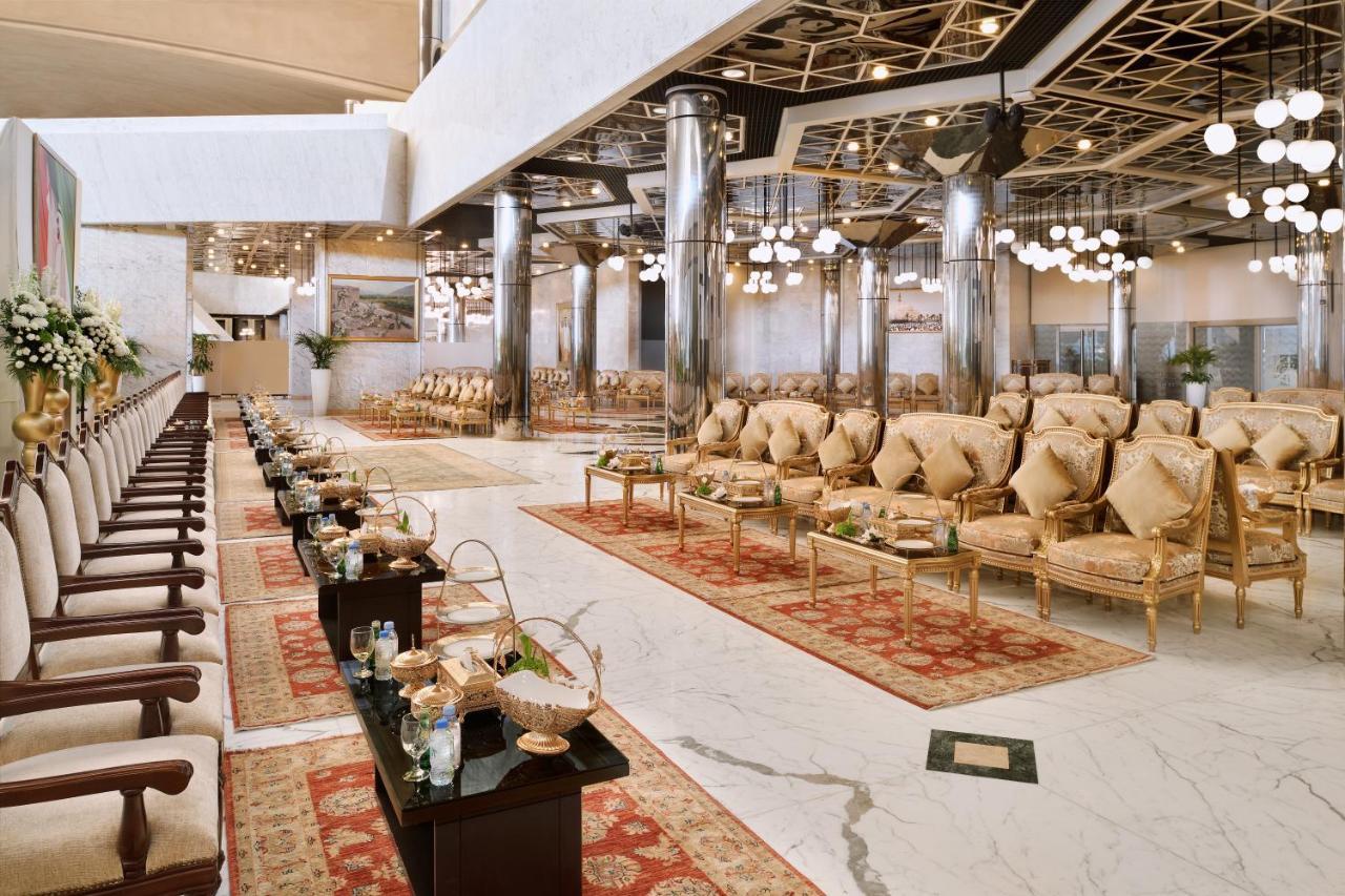 אבו דאבי Officers Club & Hotel מראה חיצוני תמונה The Grand Ballroom