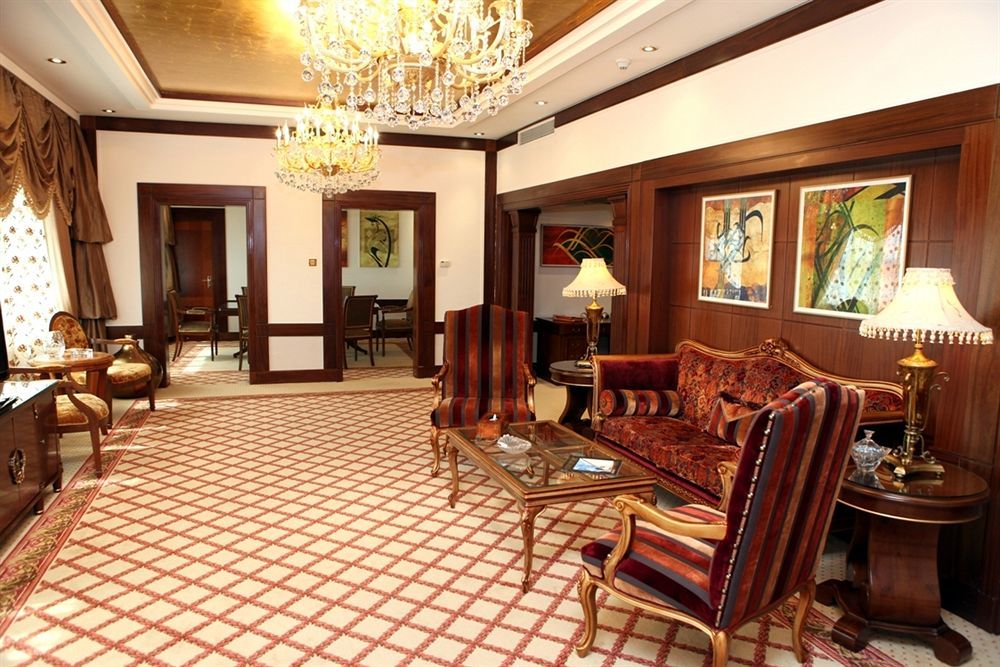 אבו דאבי Officers Club & Hotel מראה חיצוני תמונה Interior of the Presidential Suite